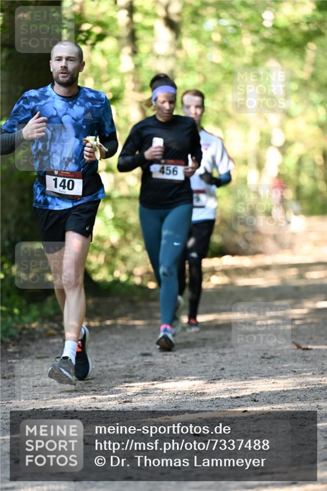 06.10.2024 - Bramfelder Halbmarathon 2024 Dr. Thomas Lammeyer http://msf.ph/oto/7337488 06.10.2024 10:21:36 Laufen 140, 456 meine-sportfotos.de