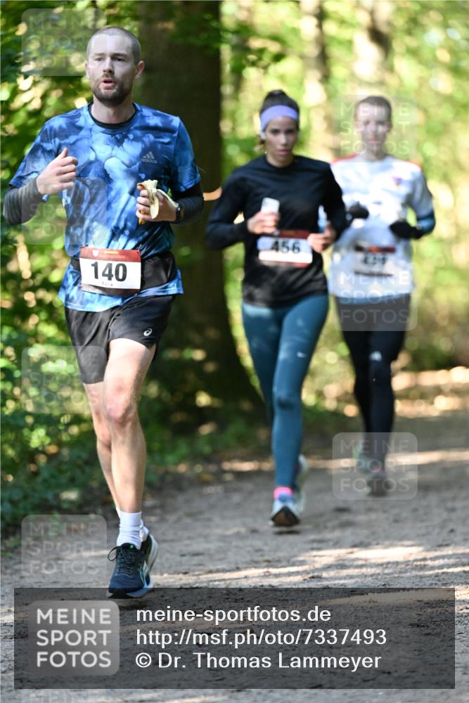 06.10.2024 - Bramfelder Halbmarathon 2024 Dr. Thomas Lammeyer http://msf.ph/oto/7337493 06.10.2024 10:21:37 Laufen 140, 456 meine-sportfotos.de