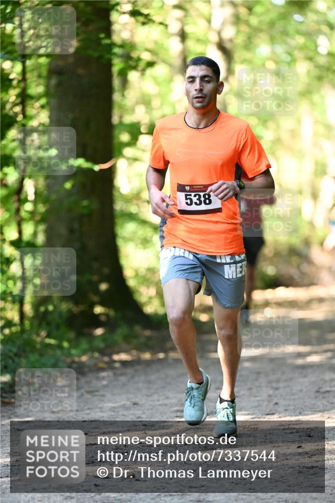 06.10.2024 - Bramfelder Halbmarathon 2024 Dr. Thomas Lammeyer http://msf.ph/oto/7337544 06.10.2024 10:22:02 Laufen 35, 538 meine-sportfotos.de
