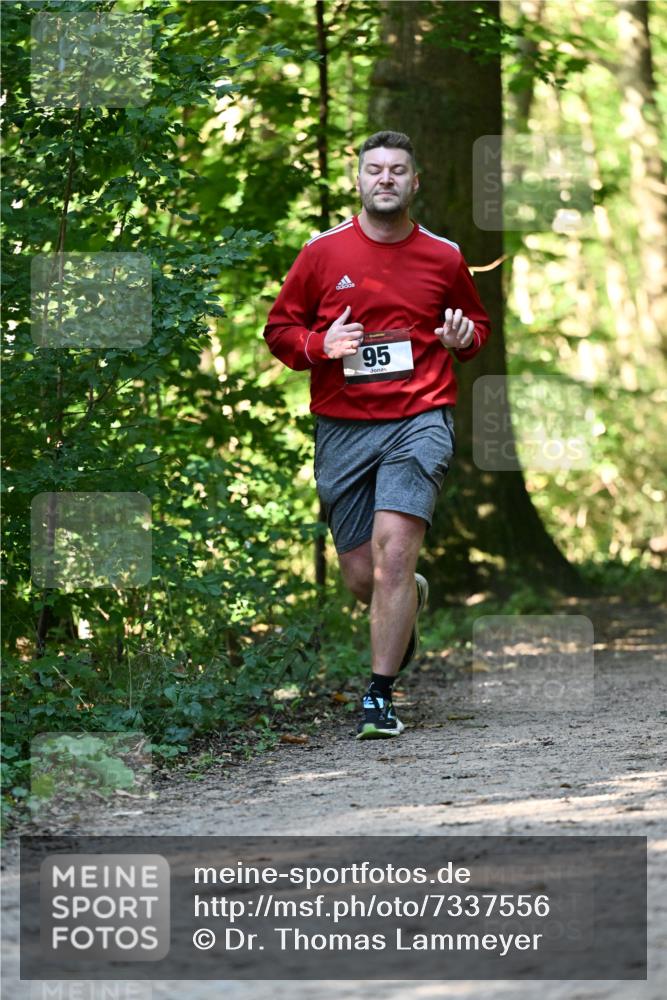 06.10.2024 - Bramfelder Halbmarathon 2024 Dr. Thomas Lammeyer http://msf.ph/oto/7337556 06.10.2024 10:22:05 Laufen 95 meine-sportfotos.de