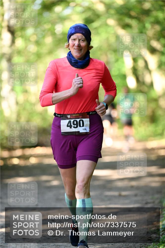 06.10.2024 - Bramfelder Halbmarathon 2024 Dr. Thomas Lammeyer http://msf.ph/oto/7337575 06.10.2024 10:22:09 Laufen 490, 108, 1234 meine-sportfotos.de