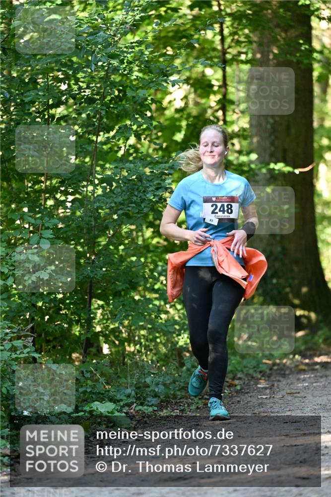 06.10.2024 - Bramfelder Halbmarathon 2024 Dr. Thomas Lammeyer http://msf.ph/oto/7337627 06.10.2024 10:22:22 Laufen 248, 83 meine-sportfotos.de