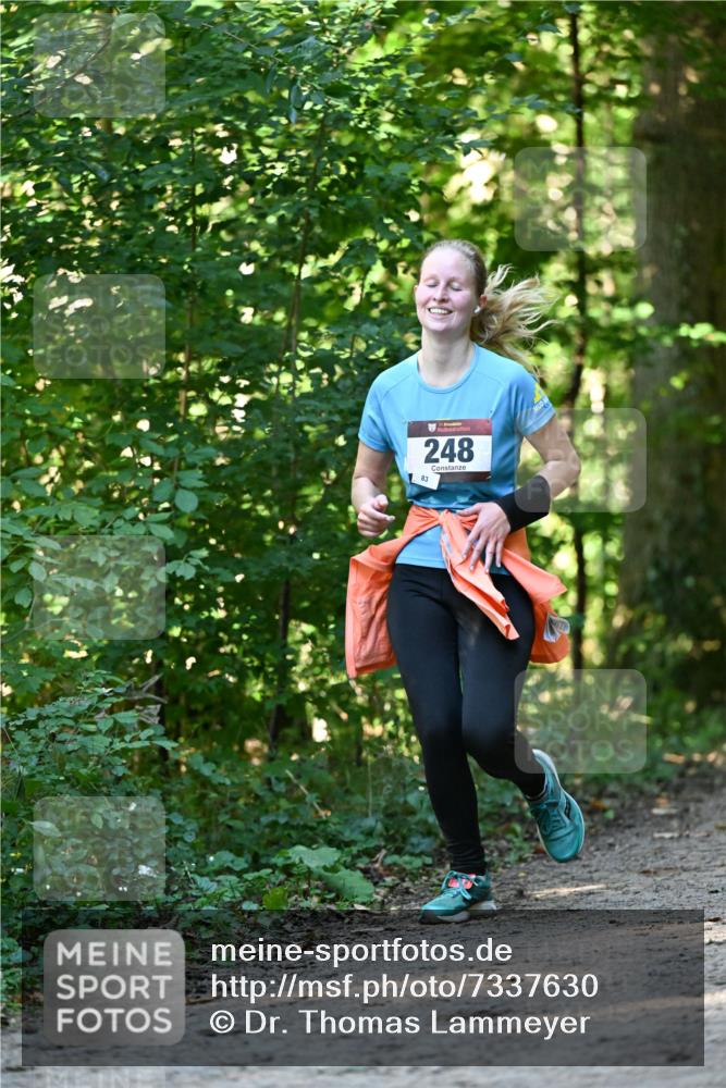 06.10.2024 - Bramfelder Halbmarathon 2024 Dr. Thomas Lammeyer http://msf.ph/oto/7337630 06.10.2024 10:22:22 Laufen 33, 248, 83 meine-sportfotos.de