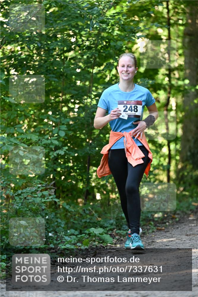 06.10.2024 - Bramfelder Halbmarathon 2024 Dr. Thomas Lammeyer http://msf.ph/oto/7337631 06.10.2024 10:22:22 Laufen 248, 83 meine-sportfotos.de