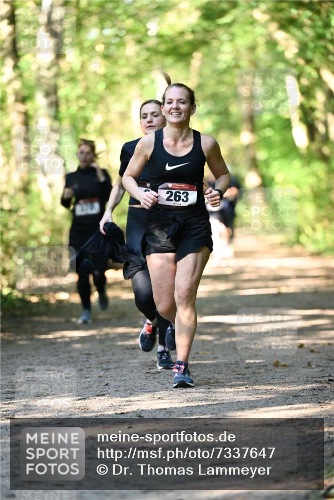 06.10.2024 - Bramfelder Halbmarathon 2024 Dr. Thomas Lammeyer http://msf.ph/oto/7337647 06.10.2024 10:22:26 Laufen 263 meine-sportfotos.de