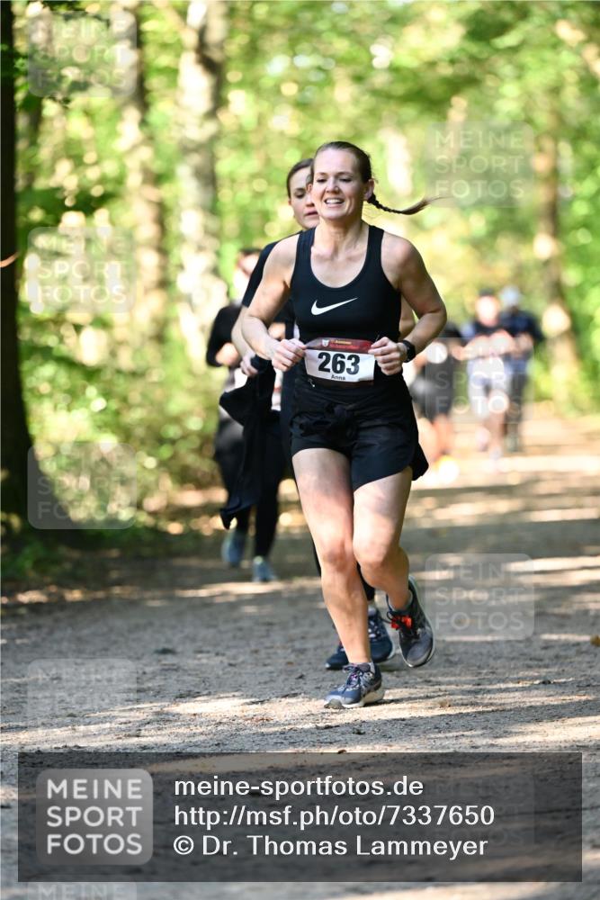 06.10.2024 - Bramfelder Halbmarathon 2024 Dr. Thomas Lammeyer http://msf.ph/oto/7337650 06.10.2024 10:22:26 Laufen 263 meine-sportfotos.de