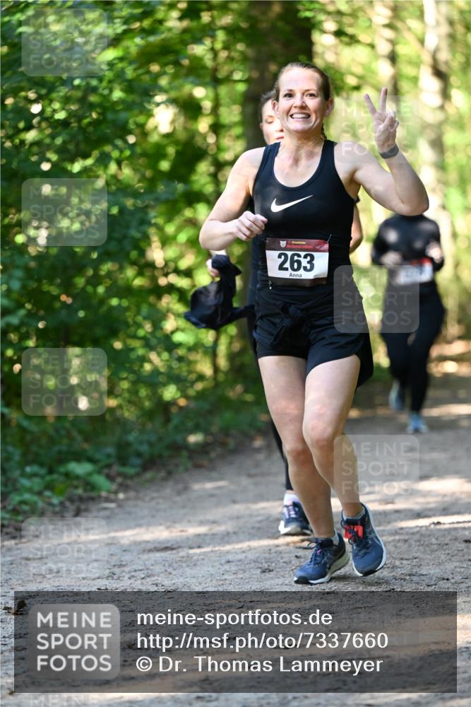 06.10.2024 - Bramfelder Halbmarathon 2024 Dr. Thomas Lammeyer http://msf.ph/oto/7337660 06.10.2024 10:22:28 Laufen 3, 263 meine-sportfotos.de