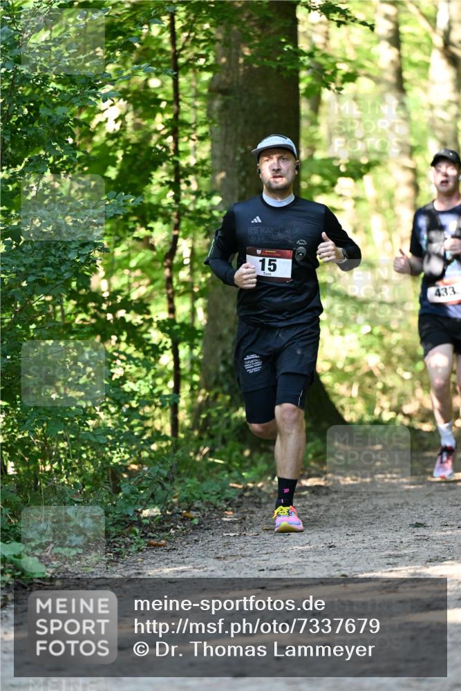 06.10.2024 - Bramfelder Halbmarathon 2024 Dr. Thomas Lammeyer http://msf.ph/oto/7337679 06.10.2024 10:22:35 Laufen 15, 433 meine-sportfotos.de