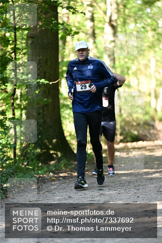 06.10.2024 - Bramfelder Halbmarathon 2024 Dr. Thomas Lammeyer http://msf.ph/oto/7337692 06.10.2024 10:22:39 Laufen 29 meine-sportfotos.de