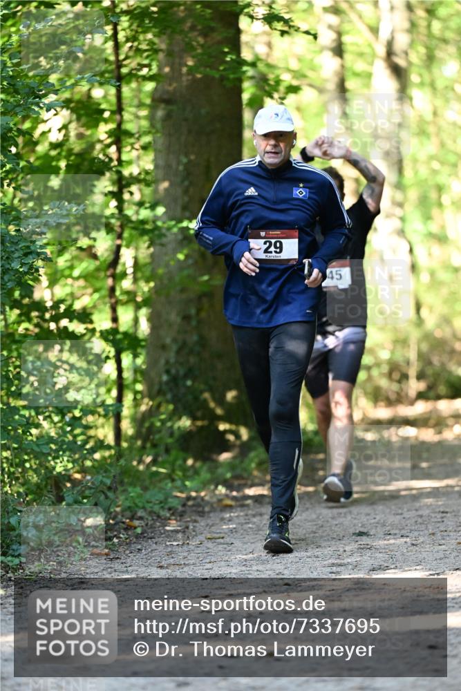 06.10.2024 - Bramfelder Halbmarathon 2024 Dr. Thomas Lammeyer http://msf.ph/oto/7337695 06.10.2024 10:22:39 Laufen 29, 45 meine-sportfotos.de