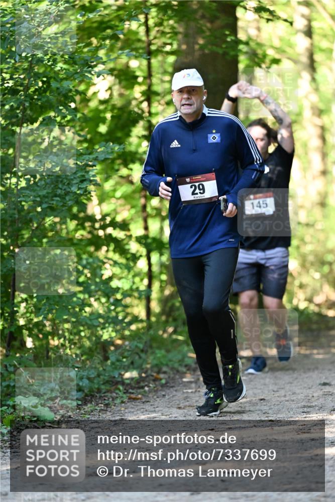 06.10.2024 - Bramfelder Halbmarathon 2024 Dr. Thomas Lammeyer http://msf.ph/oto/7337699 06.10.2024 10:22:40 Laufen 29, 145 meine-sportfotos.de