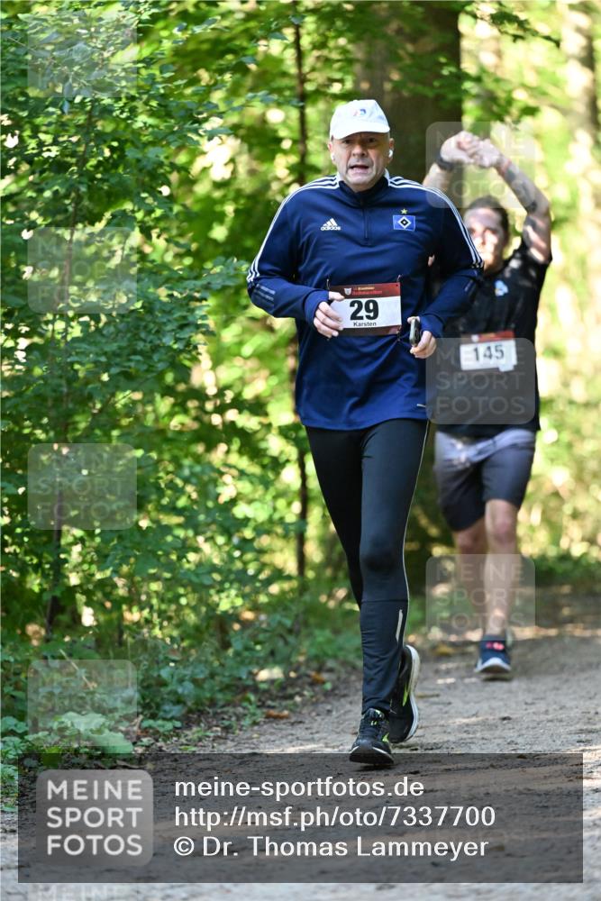 06.10.2024 - Bramfelder Halbmarathon 2024 Dr. Thomas Lammeyer http://msf.ph/oto/7337700 06.10.2024 10:22:40 Laufen 29, 145 meine-sportfotos.de