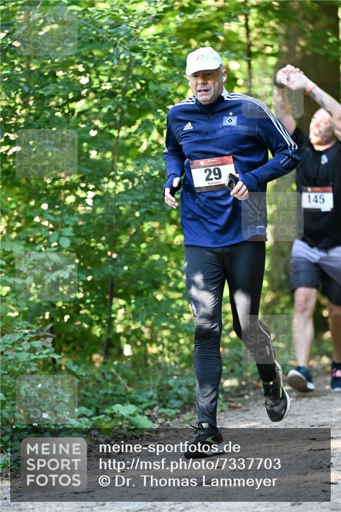 06.10.2024 - Bramfelder Halbmarathon 2024 Dr. Thomas Lammeyer http://msf.ph/oto/7337703 06.10.2024 10:22:41 Laufen 29, 145 meine-sportfotos.de