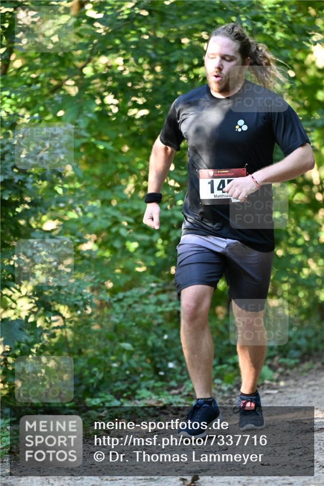 06.10.2024 - Bramfelder Halbmarathon 2024 Dr. Thomas Lammeyer http://msf.ph/oto/7337716 06.10.2024 10:22:43 Laufen 14 meine-sportfotos.de