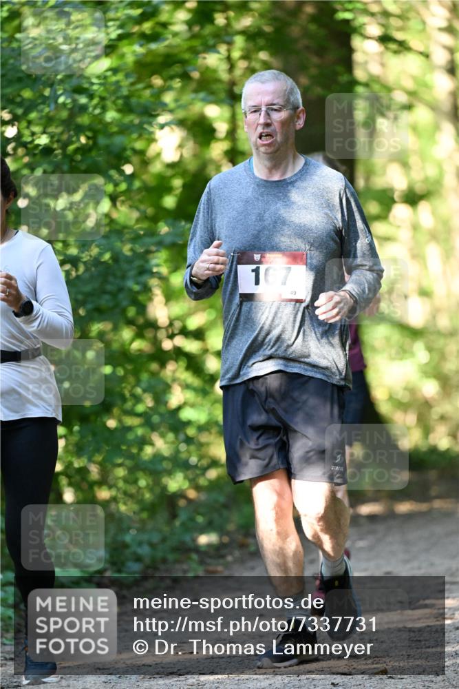 06.10.2024 - Bramfelder Halbmarathon 2024 Dr. Thomas Lammeyer http://msf.ph/oto/7337731 06.10.2024 10:22:53 Laufen 1, 49 meine-sportfotos.de