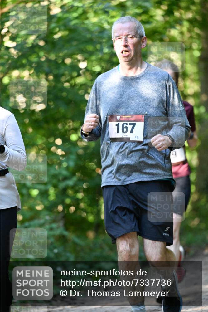 06.10.2024 - Bramfelder Halbmarathon 2024 Dr. Thomas Lammeyer http://msf.ph/oto/7337736 06.10.2024 10:22:54 Laufen 167, 49 meine-sportfotos.de