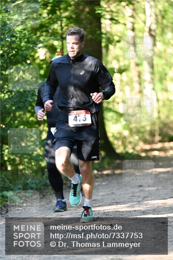 06.10.2024 - Bramfelder Halbmarathon 2024 Dr. Thomas Lammeyer http://msf.ph/oto/7337753 06.10.2024 10:23:01 Laufen 475 meine-sportfotos.de