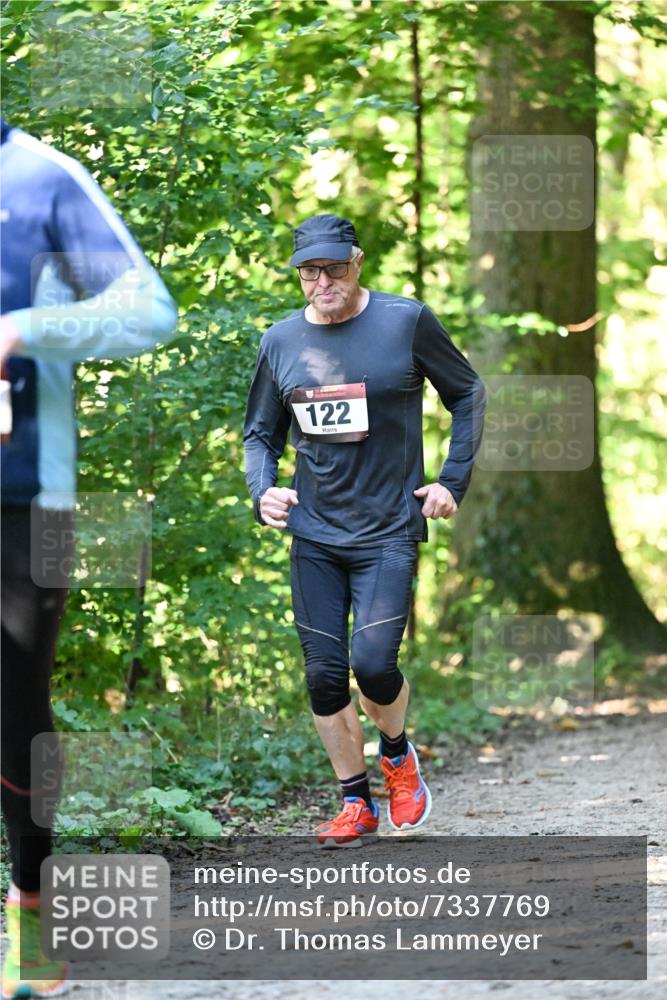 06.10.2024 - Bramfelder Halbmarathon 2024 Dr. Thomas Lammeyer http://msf.ph/oto/7337769 06.10.2024 10:23:11 Laufen 122 meine-sportfotos.de