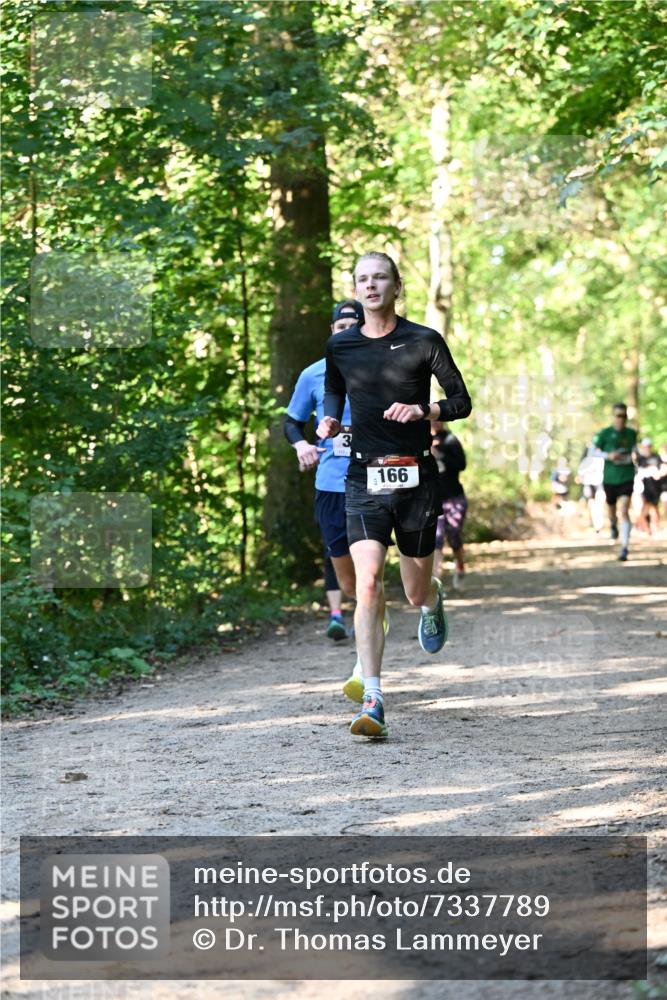 06.10.2024 - Bramfelder Halbmarathon 2024 Dr. Thomas Lammeyer http://msf.ph/oto/7337789 06.10.2024 10:23:16 Laufen 166 meine-sportfotos.de