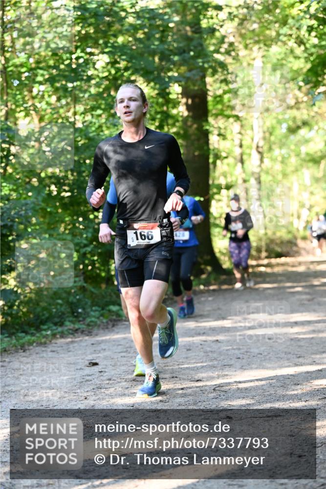 06.10.2024 - Bramfelder Halbmarathon 2024 Dr. Thomas Lammeyer http://msf.ph/oto/7337793 06.10.2024 10:23:17 Laufen 166, 420 meine-sportfotos.de
