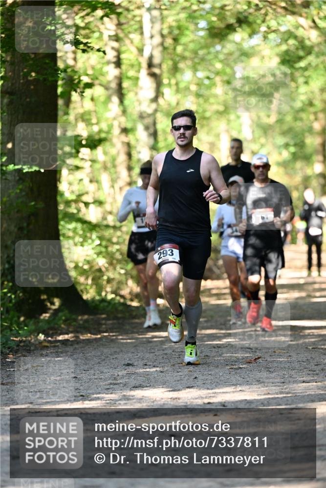 06.10.2024 - Bramfelder Halbmarathon 2024 Dr. Thomas Lammeyer http://msf.ph/oto/7337811 06.10.2024 10:23:25 Laufen 293 meine-sportfotos.de