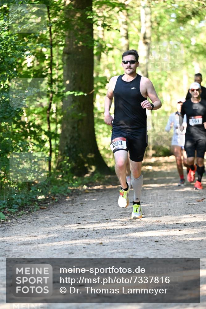 06.10.2024 - Bramfelder Halbmarathon 2024 Dr. Thomas Lammeyer http://msf.ph/oto/7337816 06.10.2024 10:23:26 Laufen 293, 161 meine-sportfotos.de