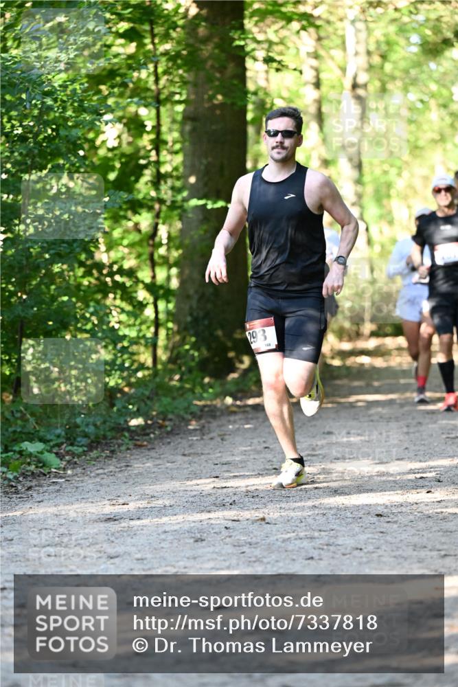 06.10.2024 - Bramfelder Halbmarathon 2024 Dr. Thomas Lammeyer http://msf.ph/oto/7337818 06.10.2024 10:23:26 Laufen 202 meine-sportfotos.de