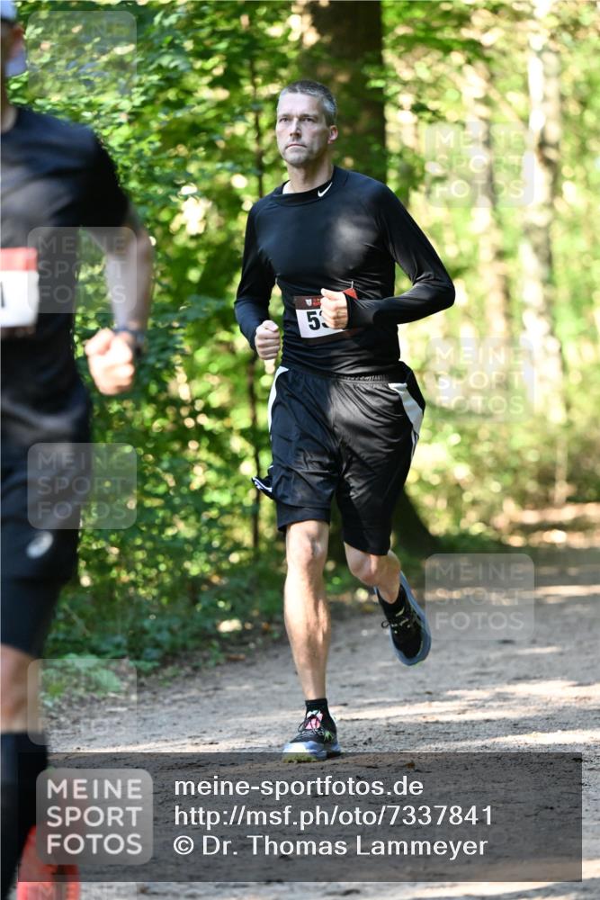 06.10.2024 - Bramfelder Halbmarathon 2024 Dr. Thomas Lammeyer http://msf.ph/oto/7337841 06.10.2024 10:23:31 Laufen 5 meine-sportfotos.de