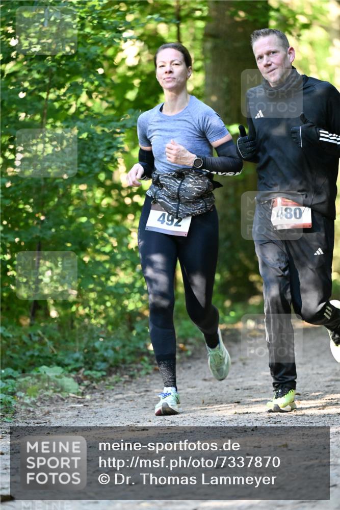 06.10.2024 - Bramfelder Halbmarathon 2024 Dr. Thomas Lammeyer http://msf.ph/oto/7337870 06.10.2024 10:23:37 Laufen 480, 492 meine-sportfotos.de