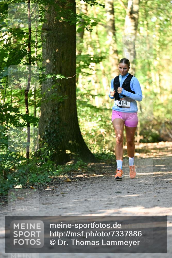 06.10.2024 - Bramfelder Halbmarathon 2024 Dr. Thomas Lammeyer http://msf.ph/oto/7337886 06.10.2024 10:23:45 Laufen 414 meine-sportfotos.de