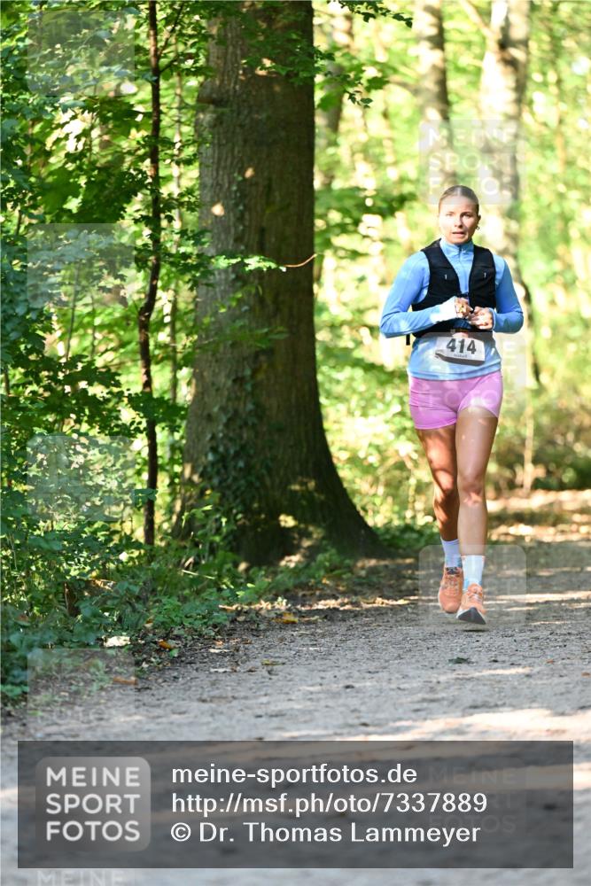 06.10.2024 - Bramfelder Halbmarathon 2024 Dr. Thomas Lammeyer http://msf.ph/oto/7337889 06.10.2024 10:23:46 Laufen 414 meine-sportfotos.de