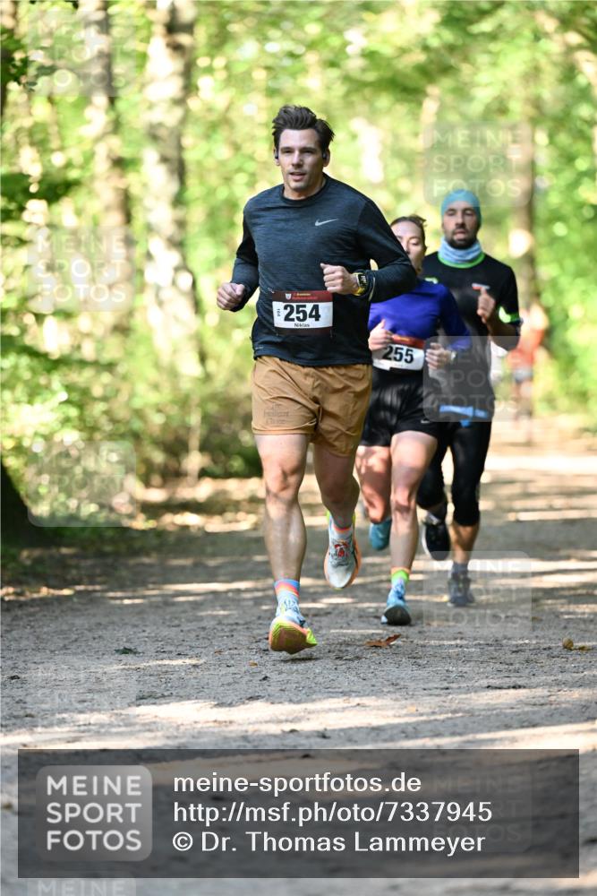 06.10.2024 - Bramfelder Halbmarathon 2024 Dr. Thomas Lammeyer http://msf.ph/oto/7337945 06.10.2024 10:24:14 Laufen 254, 255 meine-sportfotos.de