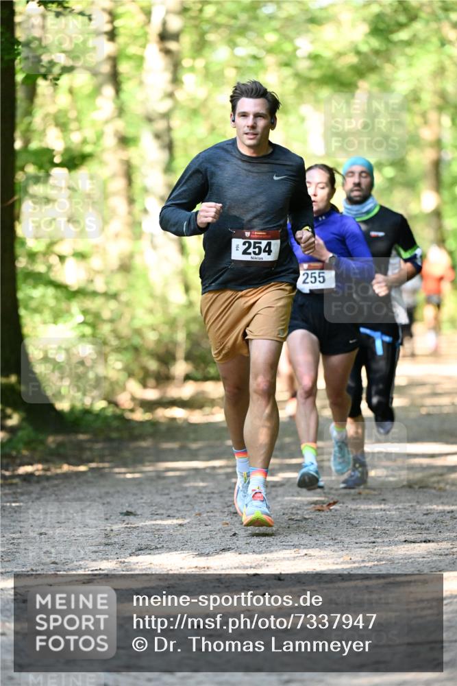 06.10.2024 - Bramfelder Halbmarathon 2024 Dr. Thomas Lammeyer http://msf.ph/oto/7337947 06.10.2024 10:24:14 Laufen 33, 254, 255 meine-sportfotos.de