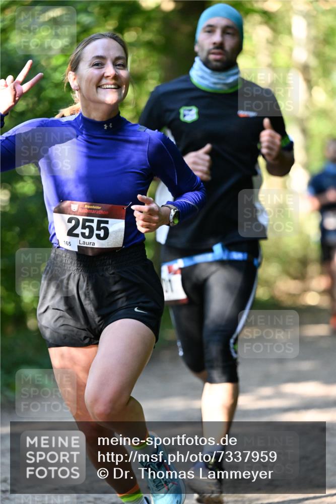 06.10.2024 - Bramfelder Halbmarathon 2024 Dr. Thomas Lammeyer http://msf.ph/oto/7337959 06.10.2024 10:24:17 Laufen 33, 255, 165, 01 meine-sportfotos.de