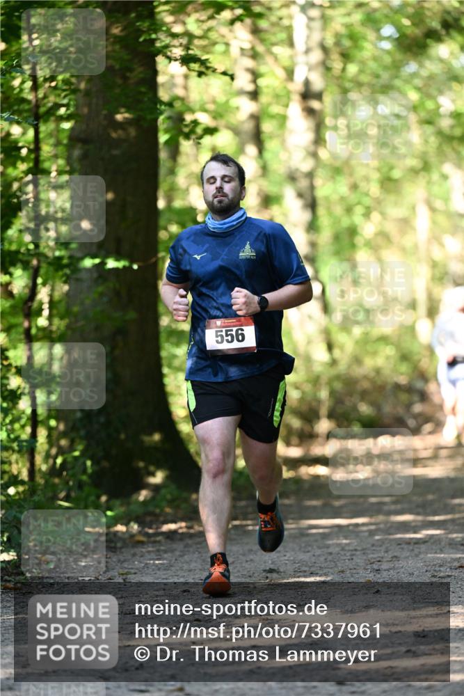 06.10.2024 - Bramfelder Halbmarathon 2024 Dr. Thomas Lammeyer http://msf.ph/oto/7337961 06.10.2024 10:24:19 Laufen 556 meine-sportfotos.de