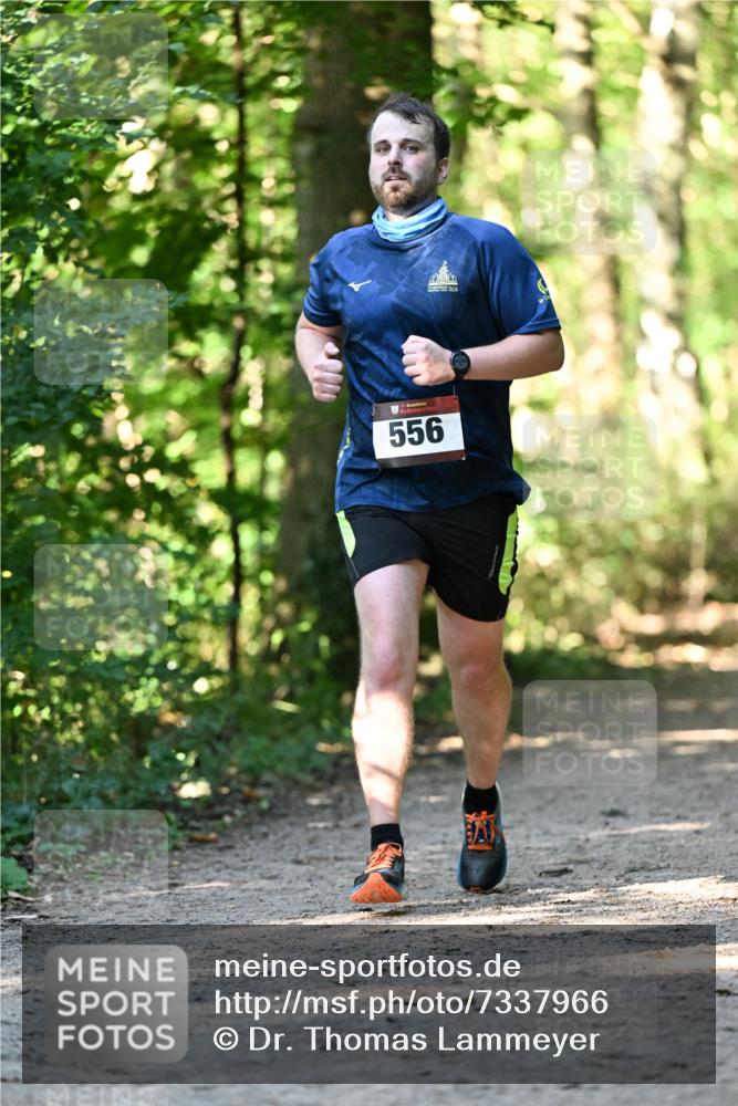 06.10.2024 - Bramfelder Halbmarathon 2024 Dr. Thomas Lammeyer http://msf.ph/oto/7337966 06.10.2024 10:24:20 Laufen 556 meine-sportfotos.de