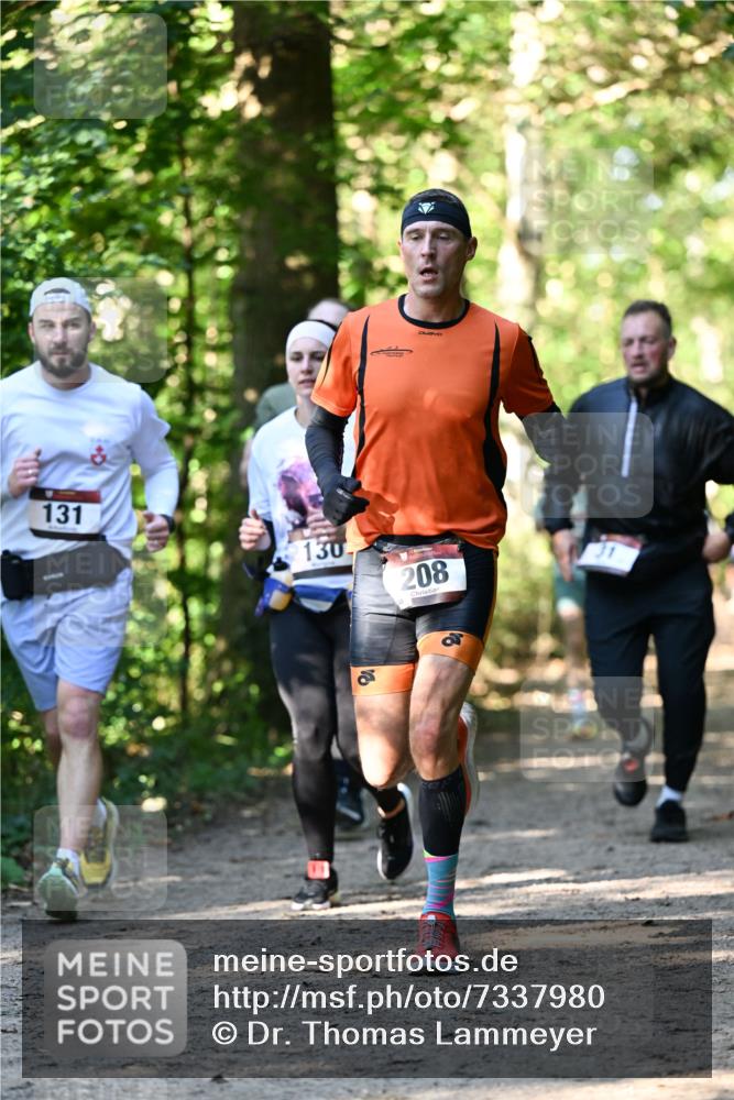 06.10.2024 - Bramfelder Halbmarathon 2024 Dr. Thomas Lammeyer http://msf.ph/oto/7337980 06.10.2024 10:24:30 Laufen 131, 130, 208 meine-sportfotos.de