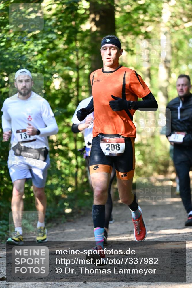 06.10.2024 - Bramfelder Halbmarathon 2024 Dr. Thomas Lammeyer http://msf.ph/oto/7337982 06.10.2024 10:24:30 Laufen 13, 208 meine-sportfotos.de
