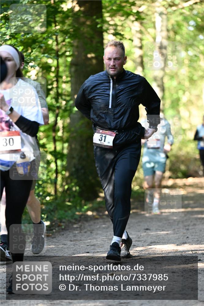 06.10.2024 - Bramfelder Halbmarathon 2024 Dr. Thomas Lammeyer http://msf.ph/oto/7337985 06.10.2024 10:24:31 Laufen 30, 31, 65 meine-sportfotos.de
