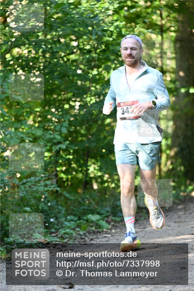 06.10.2024 - Bramfelder Halbmarathon 2024 Dr. Thomas Lammeyer http://msf.ph/oto/7337998 06.10.2024 10:24:34 Laufen 346 meine-sportfotos.de