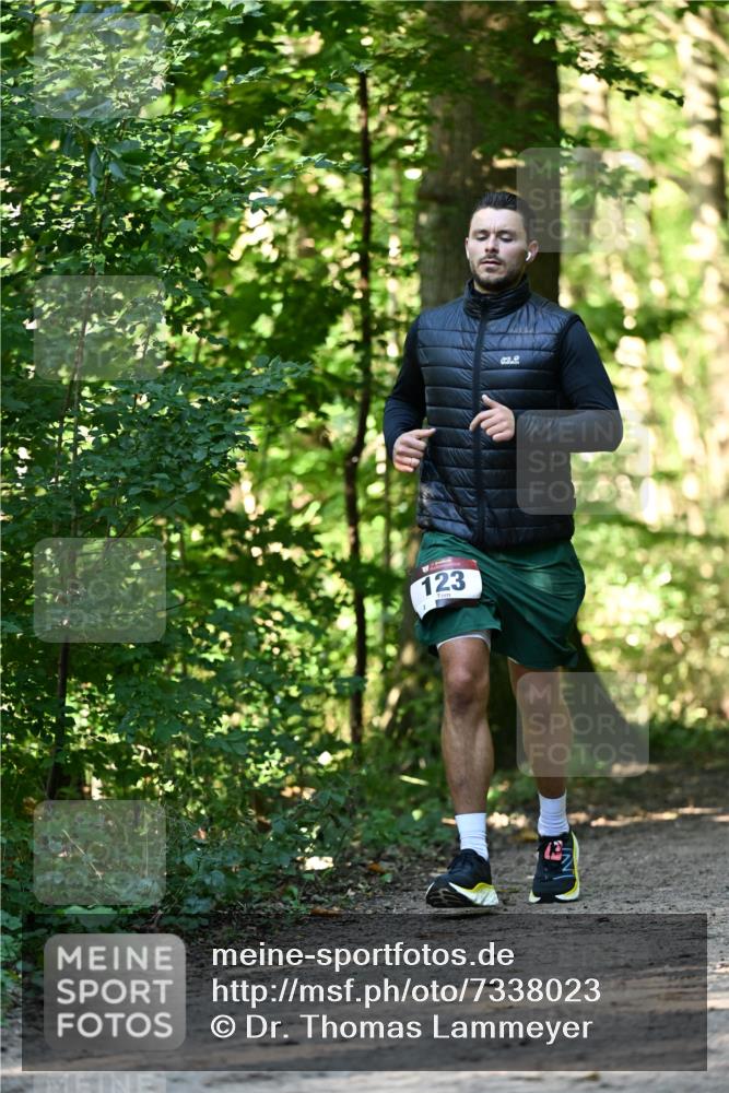 06.10.2024 - Bramfelder Halbmarathon 2024 Dr. Thomas Lammeyer http://msf.ph/oto/7338023 06.10.2024 10:24:40 Laufen 123 meine-sportfotos.de