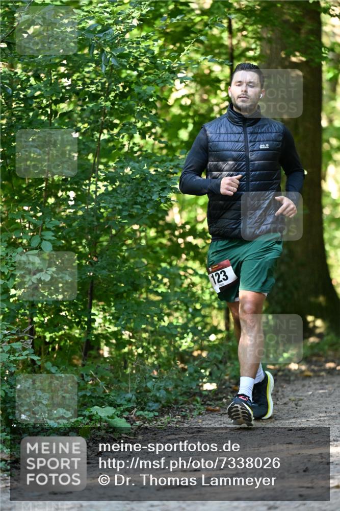 06.10.2024 - Bramfelder Halbmarathon 2024 Dr. Thomas Lammeyer http://msf.ph/oto/7338026 06.10.2024 10:24:41 Laufen 123 meine-sportfotos.de