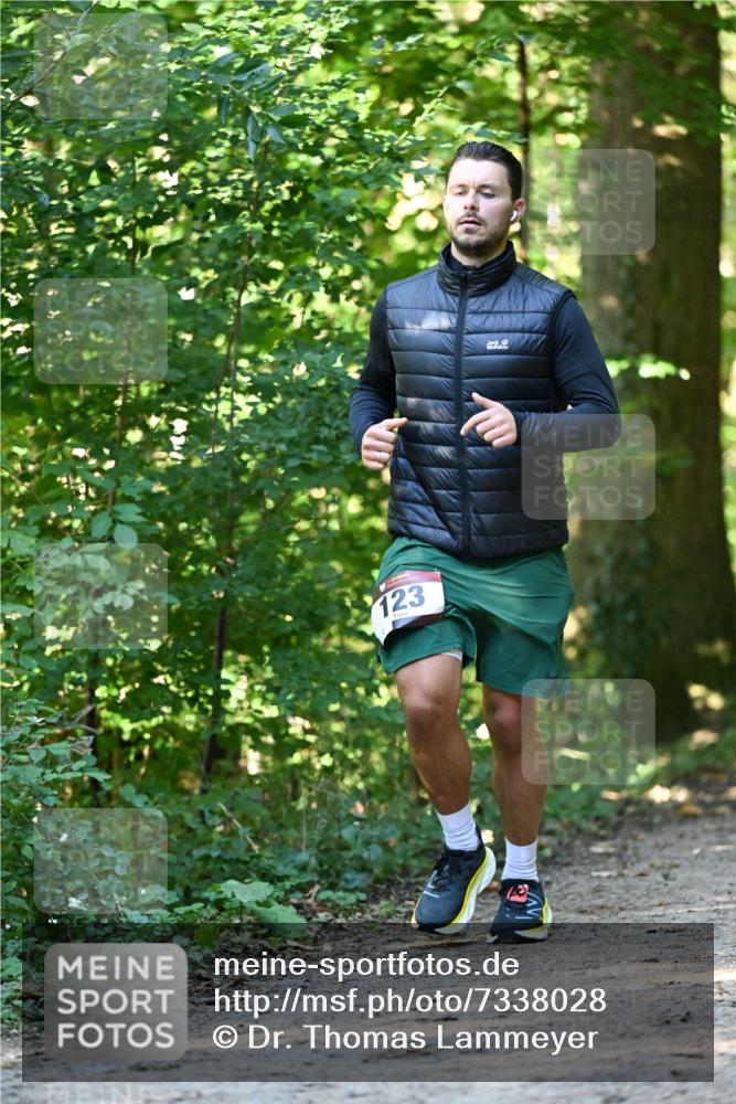 06.10.2024 - Bramfelder Halbmarathon 2024 Dr. Thomas Lammeyer http://msf.ph/oto/7338028 06.10.2024 10:24:41 Laufen 123 meine-sportfotos.de