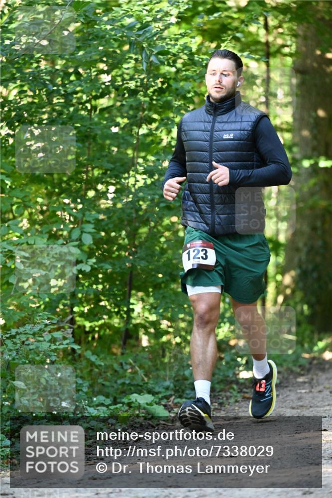 06.10.2024 - Bramfelder Halbmarathon 2024 Dr. Thomas Lammeyer http://msf.ph/oto/7338029 06.10.2024 10:24:41 Laufen 123 meine-sportfotos.de