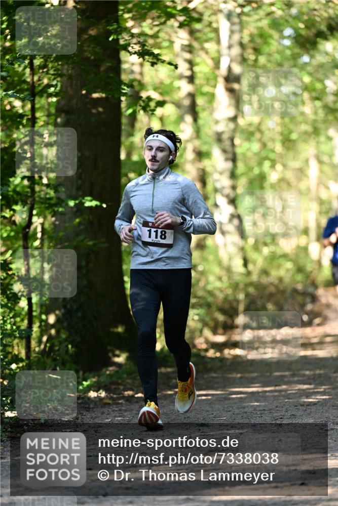06.10.2024 - Bramfelder Halbmarathon 2024 Dr. Thomas Lammeyer http://msf.ph/oto/7338038 06.10.2024 10:24:45 Laufen 118 meine-sportfotos.de