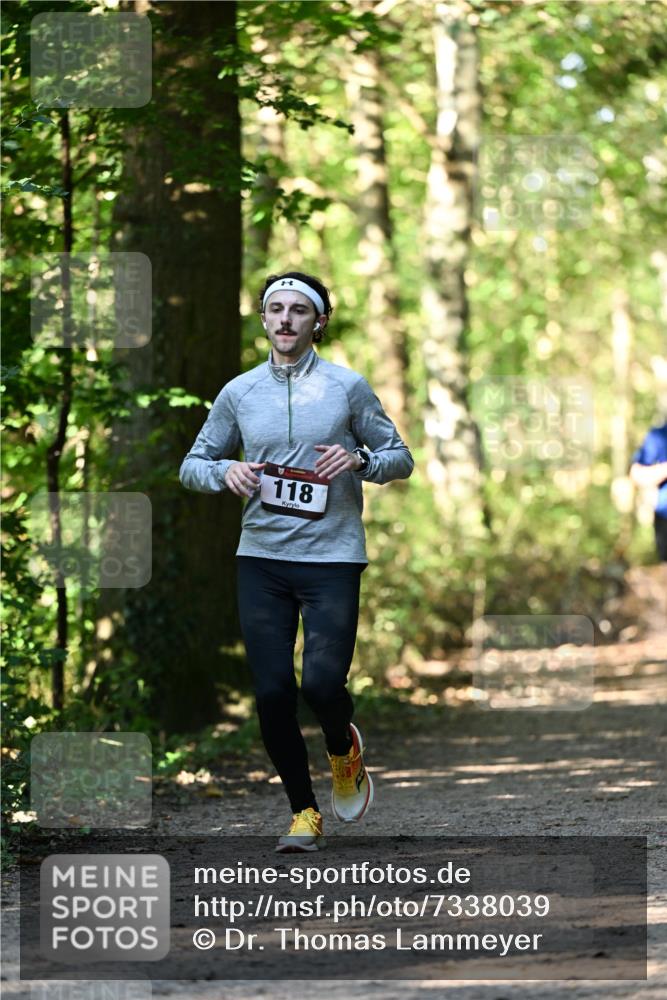 06.10.2024 - Bramfelder Halbmarathon 2024 Dr. Thomas Lammeyer http://msf.ph/oto/7338039 06.10.2024 10:24:45 Laufen 118 meine-sportfotos.de