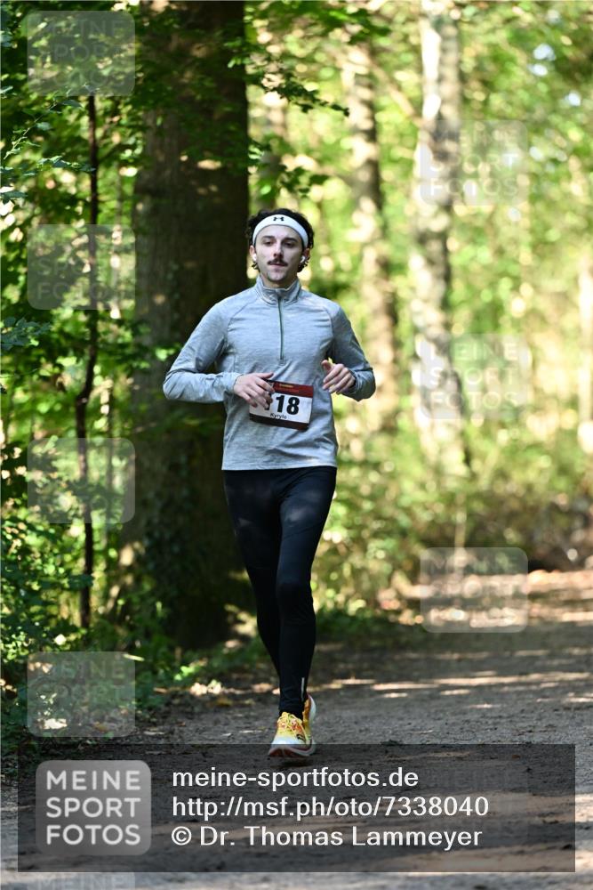 06.10.2024 - Bramfelder Halbmarathon 2024 Dr. Thomas Lammeyer http://msf.ph/oto/7338040 06.10.2024 10:24:45 Laufen 18 meine-sportfotos.de