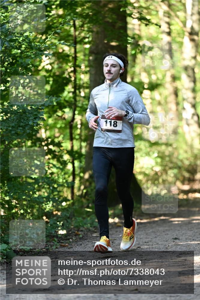 06.10.2024 - Bramfelder Halbmarathon 2024 Dr. Thomas Lammeyer http://msf.ph/oto/7338043 06.10.2024 10:24:45 Laufen 118 meine-sportfotos.de