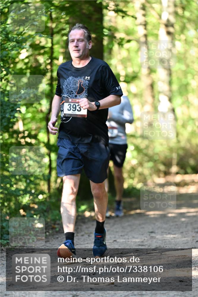 06.10.2024 - Bramfelder Halbmarathon 2024 Dr. Thomas Lammeyer http://msf.ph/oto/7338106 06.10.2024 10:25:00 Laufen 393 meine-sportfotos.de