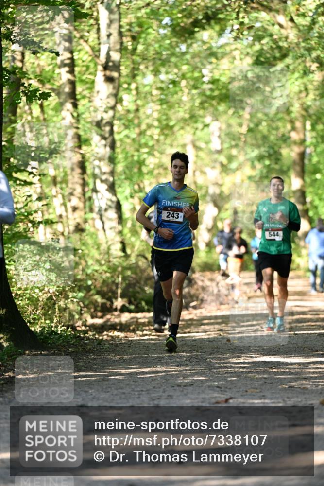 06.10.2024 - Bramfelder Halbmarathon 2024 Dr. Thomas Lammeyer http://msf.ph/oto/7338107 06.10.2024 10:25:00 Laufen 243, 544 meine-sportfotos.de